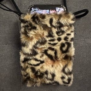 Animal print cellphone holder